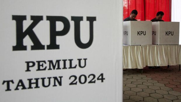 KPU menggelar simulasi pemungutan suara Pemilu 2024 di sejumlah daerah di Indonesia.