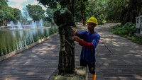 Kementerian Pekerjaan Umum dan Perumahan Rakyat (PUPR) RI dan Pemerintah Kota Solo merevitalisasi Taman Balekambang Solo agar lebih banyak ruang terbuka hijau tempat masyarakat bersosialisasi sekaligus menjadi salah satu destinasi wisata favorit di Kota Solo.  