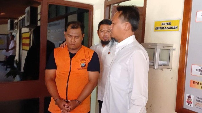 Tampang oknum guru ponpes di Mamuju yang ditetapkan tersangka kasus pencabulan 5 santriwati.