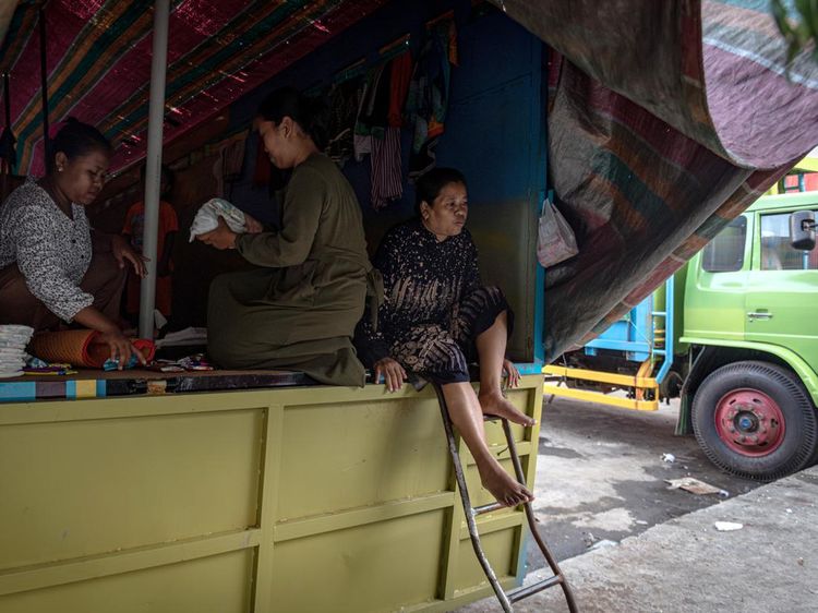 Truk dan Kendaraan Jadi Tempat Pengungsian Korban Banjir Demak