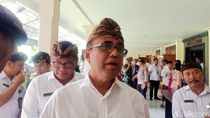 Wali Kota Denpasar I Gusti Ngurah Jaya Negara saat ditemui di kantor Dinas Kebudayaan Kota Denpasar, Senin (12/2/2024).