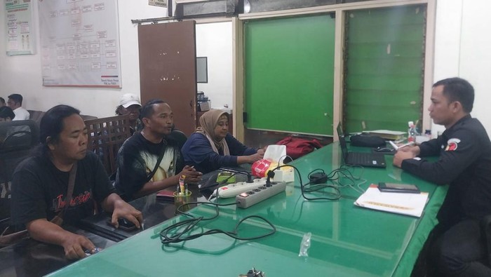 Warga melapor ke Bawaslu Sidoarjo