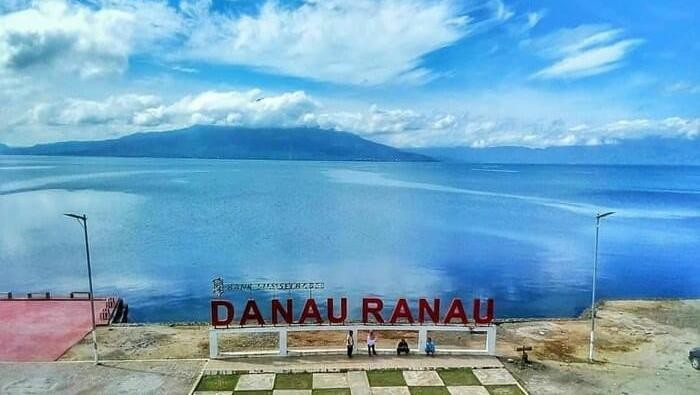 Wisata di Danau Ranau, danau terbesar kedua di Sumatera