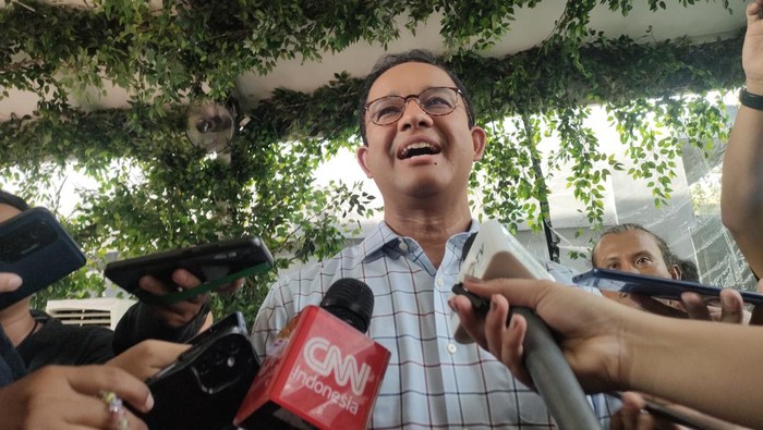 Anies Baswedan di kediamannya, Lebak Bulus, Jaksel, Selasa (13/2/2024).