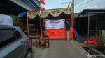 Antusias Warga Dekorasi TPS di Kolong Tol Becakayu