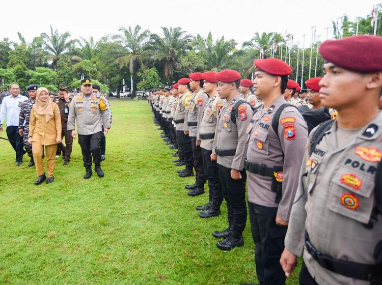 Apel Gelar Pasukan Pengamanan Pemilu di Banyuwangi