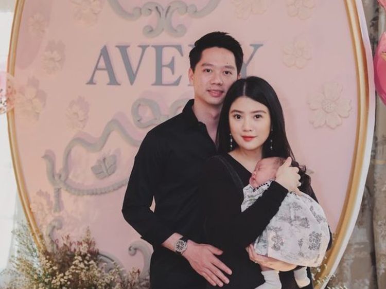 8 Foto 1 Bulanan Avery Putri Valencia-Kevin Sanjaya, Meriah Dihadiri Keluarga