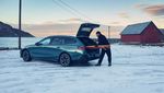 Mobil Listrik Station Wagon Berparas Tampan BMW i5 Touring