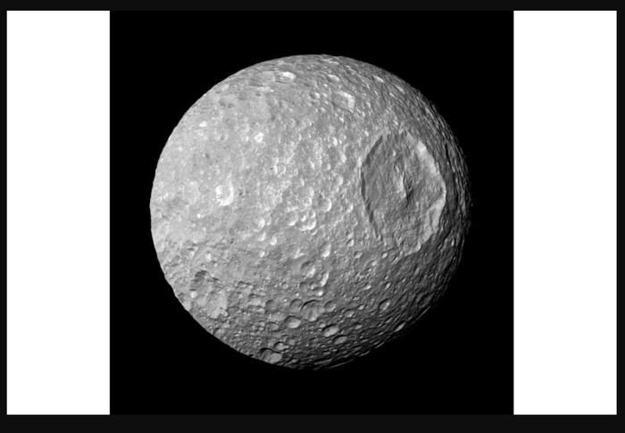 Bulan Saturnus