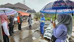 Bupati Ipuk Beri Bantuan Korban Bencana Angin Kencang di Banyuwangi