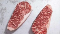Hotel Burj Al Arab di Dubai menyajikan daging wagyu spesial dengan potongan sirloin. Harga per porsi steak seberat 300 gram dibanderol Rp 2,8 juta. Foto: Istimewa