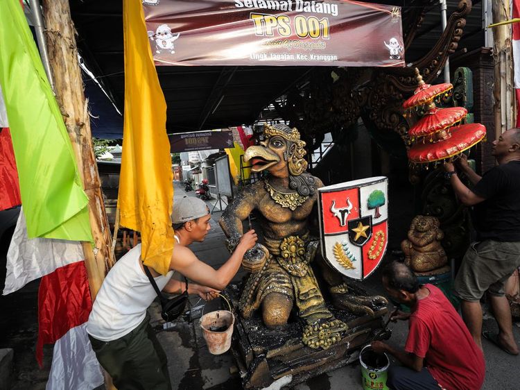 Intip Dekorasi TPS Bertema Majapahit di Mojokerto