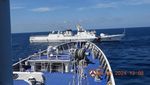 Detik-detik Kapal Filipina Dipepet Kapal China di Laut China Selatan