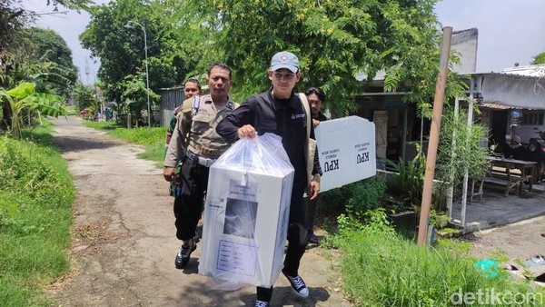 Distribusi Logistik Pemilu ke 3 Daerah Terpencil Sidoarjo