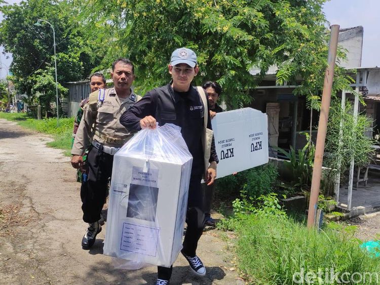 Distribusi Logistik Pemilu ke 3 Daerah Terpencil Sidoarjo