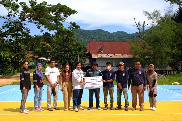 Dukung Bidang Olahraga, CSR PT GNI Bangun Lapangan Voli di Desa Bunta
