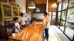 Super Homey! Ini Tampilan Dapur Rumah Widi Mulia dan Dwi Sasono