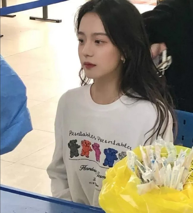 Banyak netizen memperbincangkan kecantikan Enndme yang familiar. Beberapa mengatakan jika ia mirip dengan Jisoo BLACKPINK dan cocok jadi idol KPop. Adapun yang mengiranya memang seorang selebriti. Foto: Instagram @enndm_e