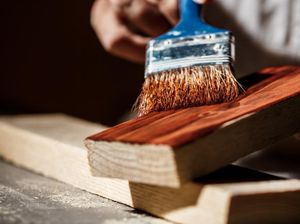 Segini Waktu yang Dibutuhkan Cat Kayu Kering Sempurna