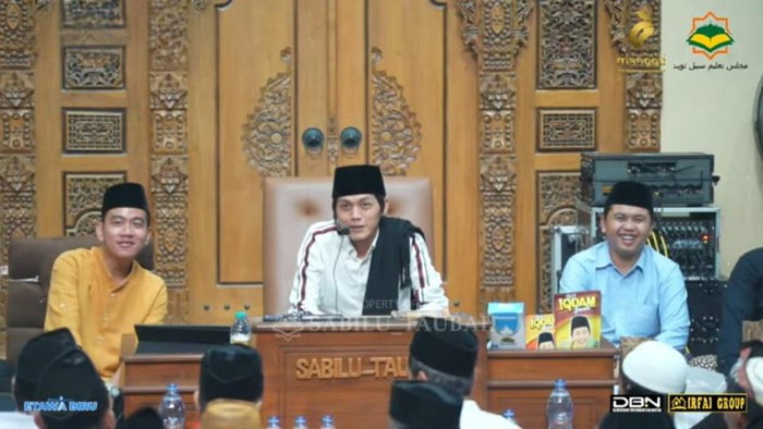 Gibran hadiri acara Majelis Taklim Gus Iqdam di Blitar Jatim