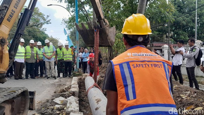 Groundbreaking penataan kabel telekomunikasi di Kota Medan (Nizar Aldi/detikSumut)