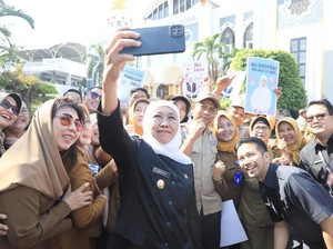 Khofifah Berterima Kasih ke ASN di Apel Terakhir Sebagai Gubernur Jatim