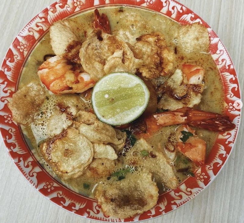 Gurih Mantap! Soto Medan Enak Isi Udang dan Ayam Ada di Sini