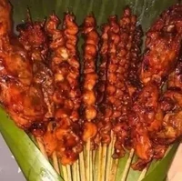 Ini sih kado Valentine multifungsi. Nggak cuma buat kado, bisa jadi santapan enak buat dinner bareng. Berniat memberikan pacar kado yang satu ini? Foto: Instagram/meme.comic.indonesia