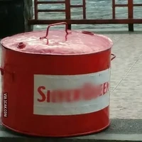 Seperti ada yang salah dengan gambar yang satu ini. Mereknya sih memang nggak asing, tapi kok tempatnya beda ya? Foto: 1cak