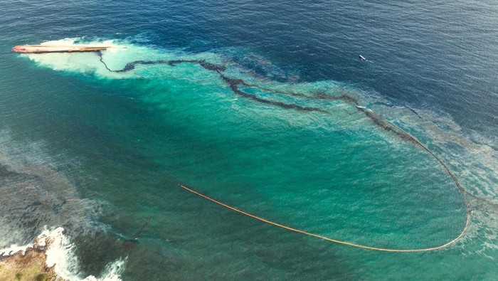 An oil spill in Tobago Island, Trinidad and Tobago, is seen in this handout photo released February 10, 2024. Office of the Chief Secretary - THA/Handout via REUTERS    THIS IMAGE HAS BEEN SUPPLIED BY A THIRD PARTY NO RESALES. NO ARCHIVES MANDATORY CREDIT