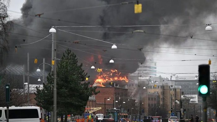 Smoke rises from a fire that has broken out in Liseberg amusement parks new water world Oceana in Gothenburg, Sweden, February 12, 2024. Bjorn Larsson Rosvall/TT News Agency/via REUTERS Purchase Licensing Rights