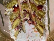 Petaka di Balik Prank Benamkan Wajah ke Kue