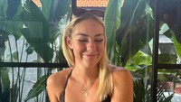 Selama liburan di Bali, Taila berkunjung ke beberapa tempat, terutama kafe-kafe dan beach club yang estetik. Model OnlyFans ini tampak happy liburan di Bali. (Instagram/@tailamaddison)