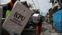 Besok subuh logistik Pemilu itu dibawa ke TPS masing-masing.  