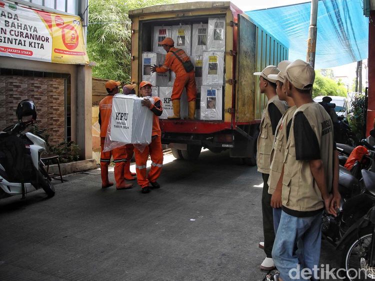 Logistik Pemilu 2024 Mulai Didistribusikan Serentak ke Kantor RW Jakarta