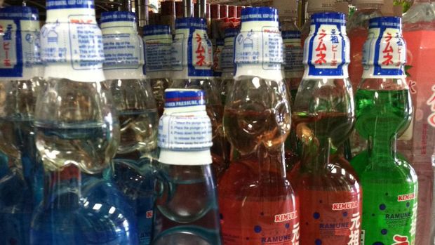 Mafia Yakuza Ini Jualan Minuman di Pinggir Jalan, Raup Rp 94 Juta Sebulan! Mafia Yakuza Ini Jualan Minuman di Pinggir Jalan, Raup Rp 94 Juta Sebulan!