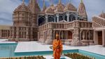 Mengunjungi Kuil Hindu Pertama di Timur Tengah