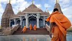 Mengunjungi Kuil Hindu Pertama di Timur Tengah