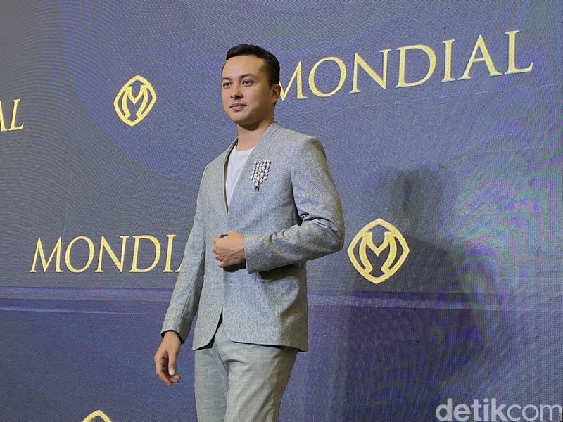 Perhiasan MONDIAL Precious x Nicholas Saputra Perhiasan MONDIAL Precious x Nicholas Saputra di Senayan City, Februari 2024