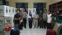 Kapolres Rohul, AKBP Budi Setiyono, membenarkan adanya kendala dalam pendistribusian logistik pemilu ke empat desa tersebut akibat rusaknya infrastruktur jalan kabupaten. Namun, meski demikian ia memastikan  semua logistik telah berhasil di distribusikan dengan aman, tanpa mengalami kerusakan.
