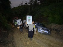 Perjuangan Distribusi Logistik Pemilu ke Pedalaman Rokan Hulu