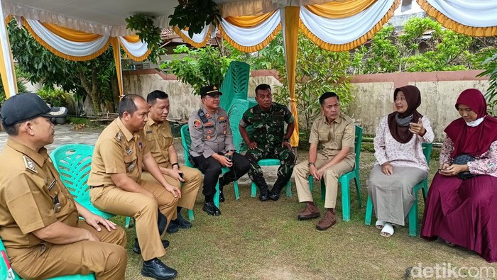 Pj Wali Kota Palembang mengecek situasi TPS Perbatasan Palembang-Banyuasin.