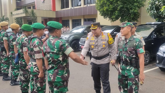 Polres Metro Jakarta Selatan mulai menggeser pasukan ke TPS Pemilu