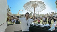 Begini gaya Angger Dimas saat sedang jadi DJ di Bali. Bali! Thanks for the summer vibe! tulis ayah 1 anak ini di keterangan foto. Foto: Instagram anggerdimas