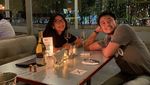 Potret Hangat Angger Dimas Saat Makan Bareng Keluarga dan Sahabat
