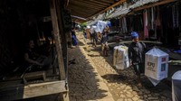 Total sebanyak 135 kotak suara didistribusikan untuk 27 TPS di Desa Kanekes.