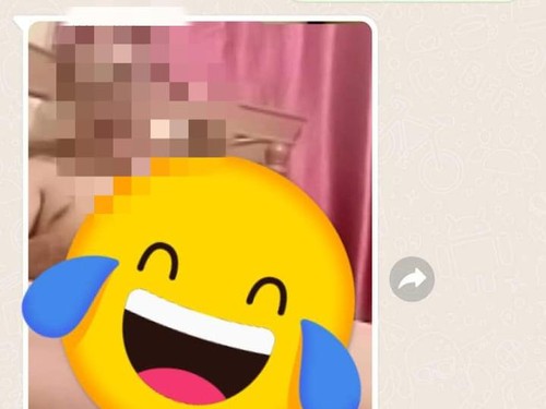 Pria diduga Wakil Ketua DPRD Lembata, NTT, berpose telanjang viral di Facebook.