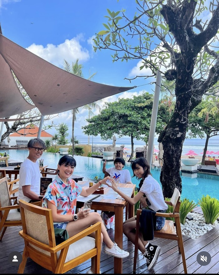 Selain Olahraga, Nirina Zubir Juga Hobi Makan Menu Sehat Selain Olahraga, Nirina Zubir Juga Hobi Makan Menu Sehat