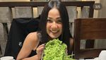Selain Olahraga, Nirina Zubir Juga Hobi Makan Menu Sehat