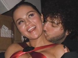 Justin Bieber Umumkan Hailey Hamil, Selena Gomez Pamer Mesra Bareng Pacar